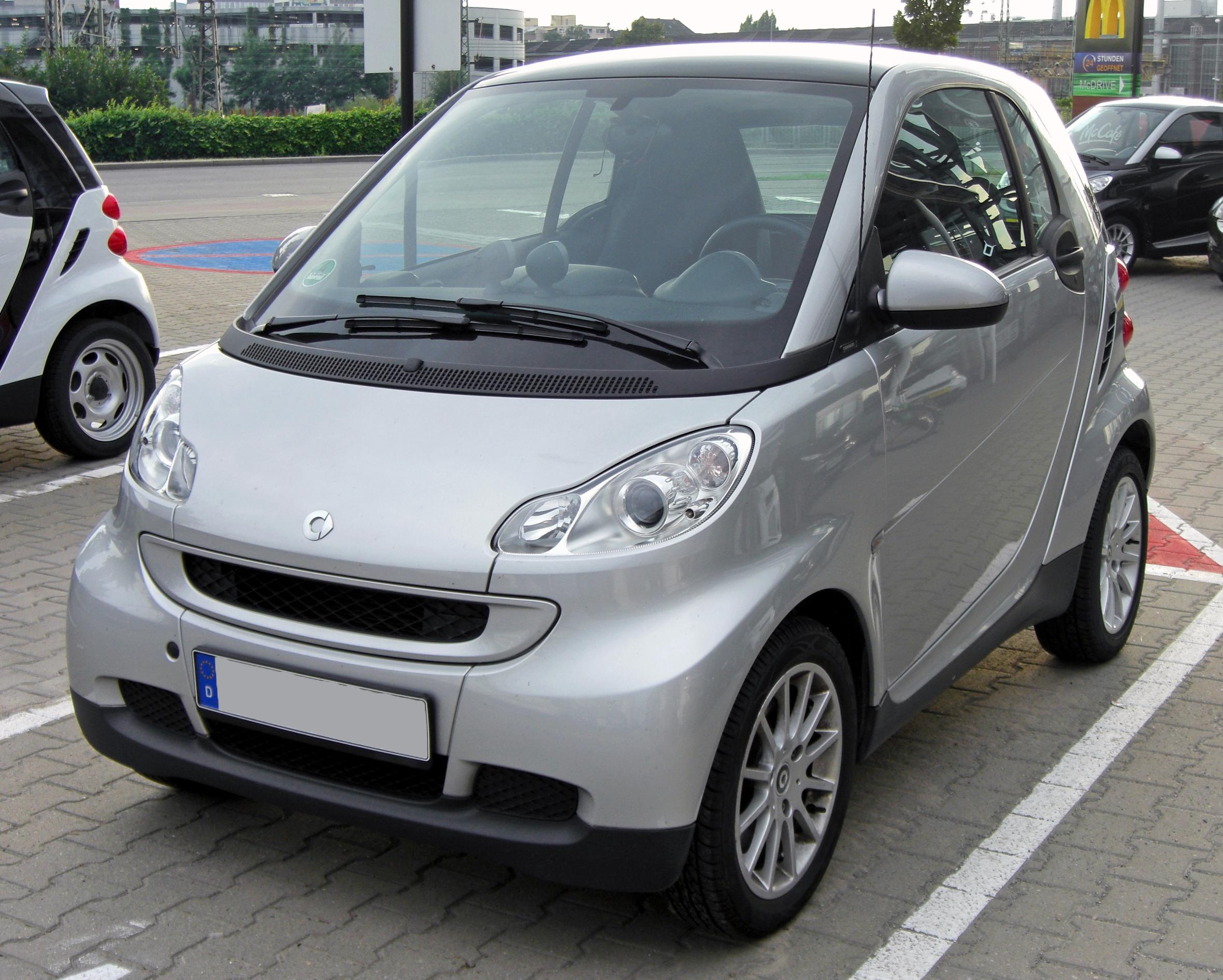 File:2012 smart fortwo (C 451 MY11) passion domino edition mhd coupe  (2015-09-12) 01.jpg - Wikimedia Commons