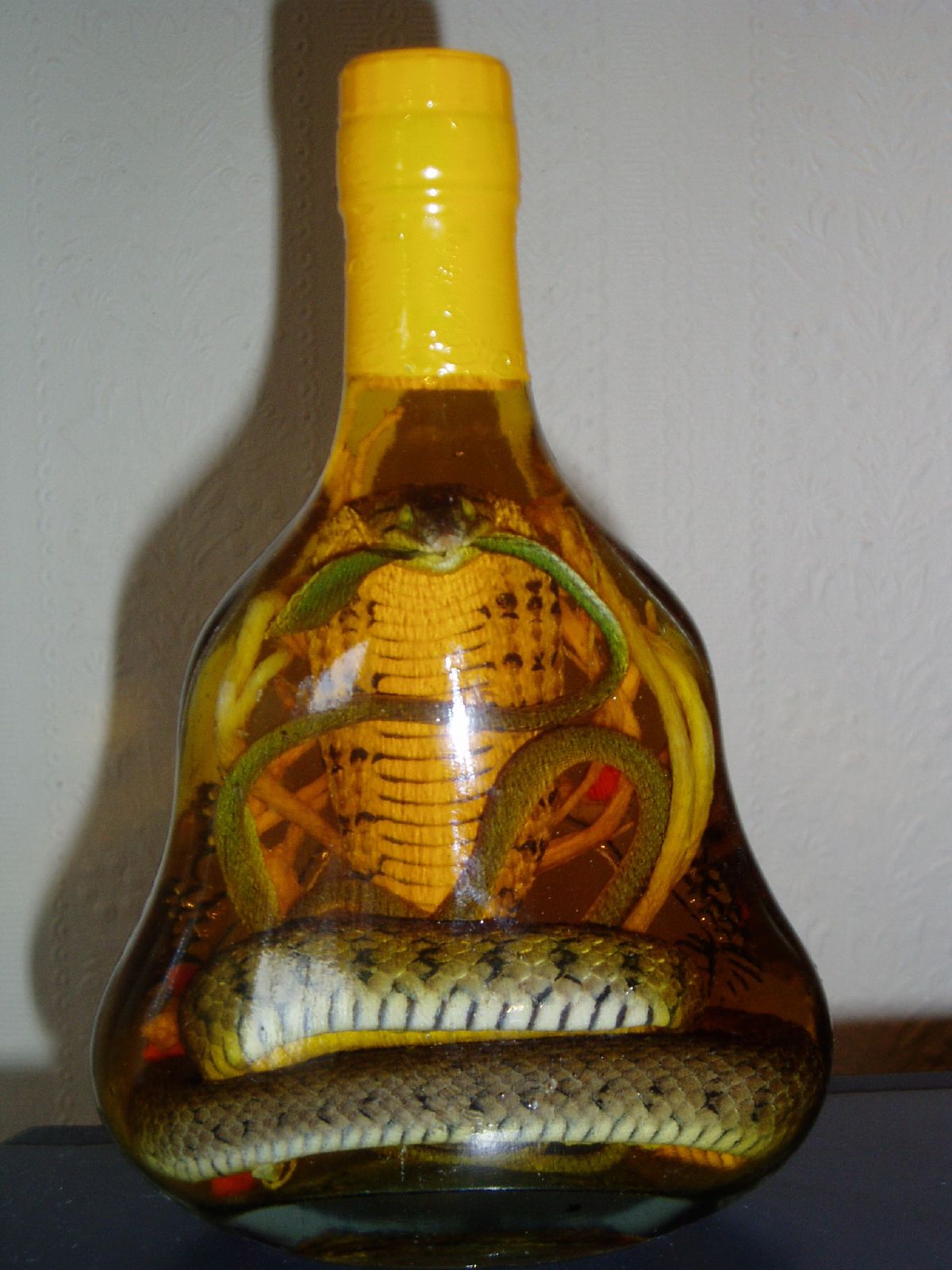 Настойка на змее. Snake Wine Вьетнам.