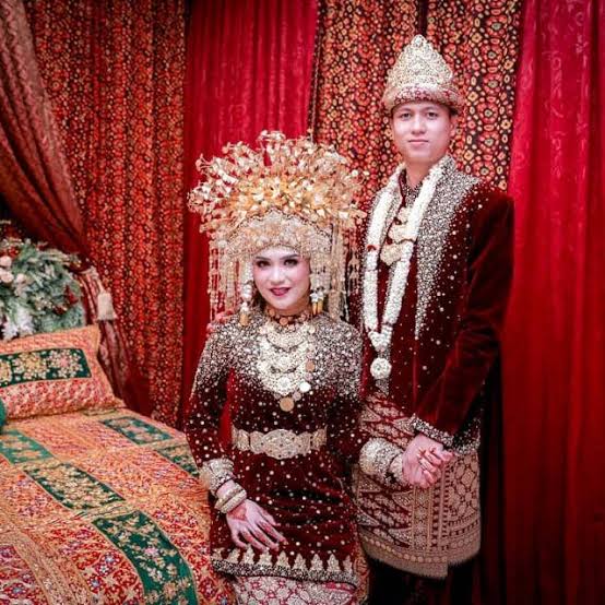 File:Songket pengantin khas Palembang.jpg