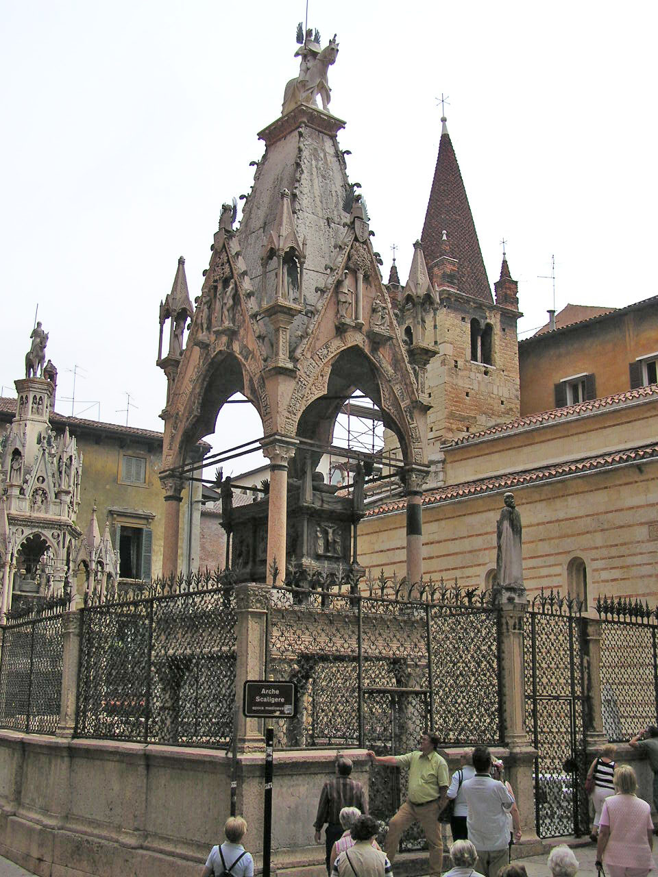 Verona Arche Scaligeri 03.jpg