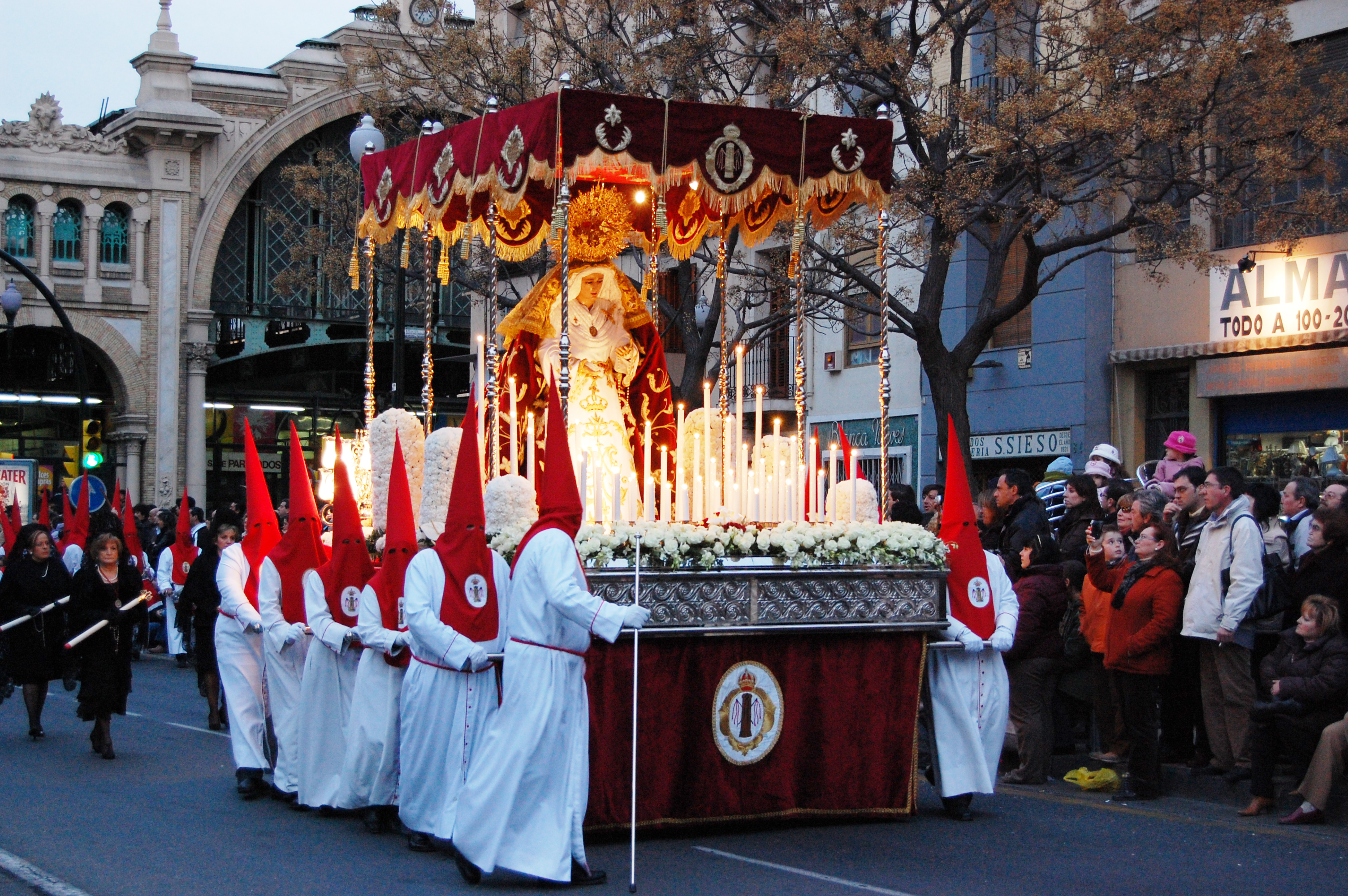 File:Virgen de la Fraternidad (Semana Santa de Zaragoza, Aragón).jpg - Wikimedia Commons