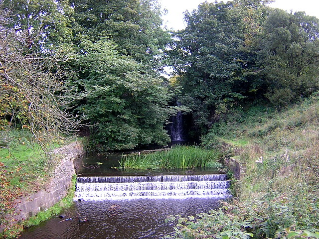 Weirs at Ryat Linn Reservoir - geograph.org.uk - 247115