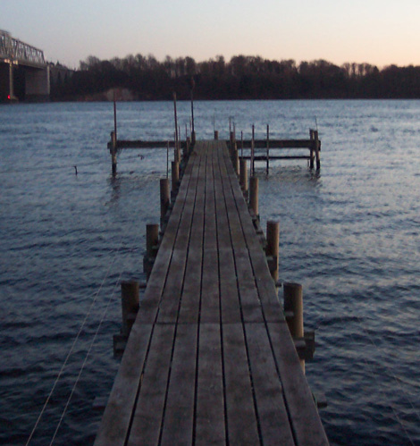 File:A pier in Lillebælt.jpeg