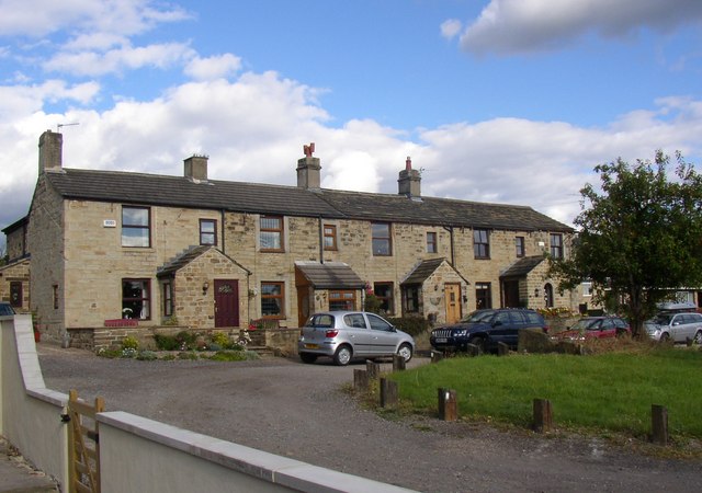 File:A row of cottages, Commonside, Roberttown, Liversedge - geograph.org.uk - 545055.jpg