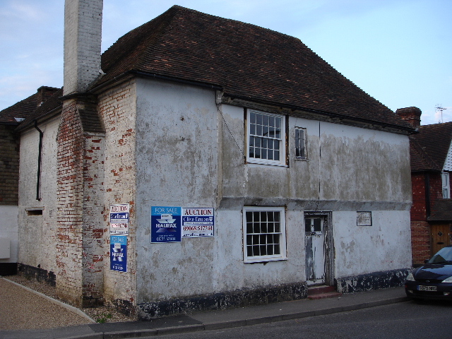 File:Almshouse - geograph.org.uk - 414806.jpg