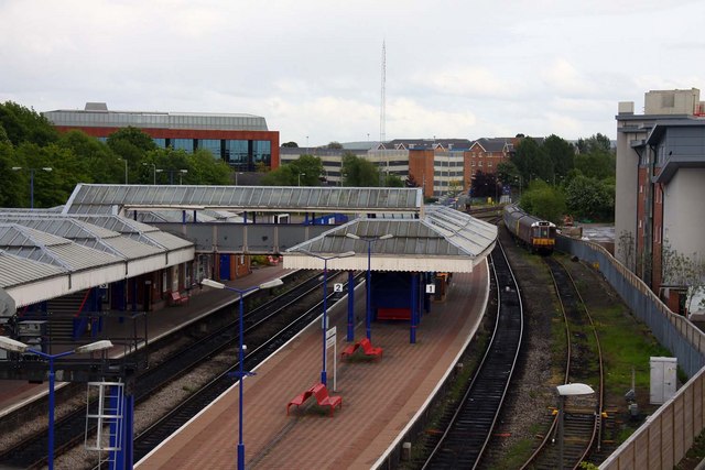 File:Aylesbury Railway Station - geograph.org.uk - 1306687.jpg