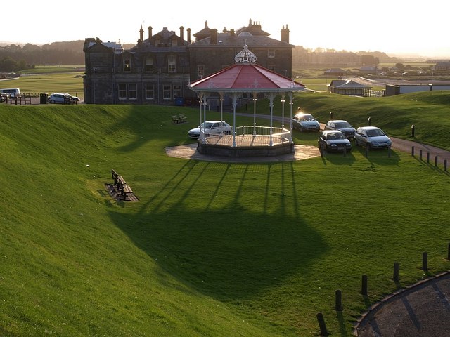 File:Bandstand, St Andrews - geograph.org.uk - 938097.jpg