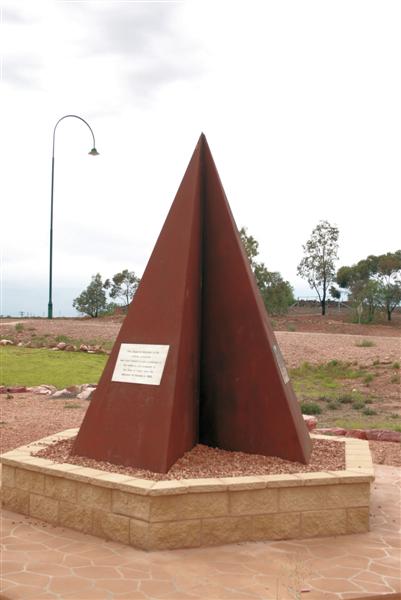 File:Cobar monument.JPG