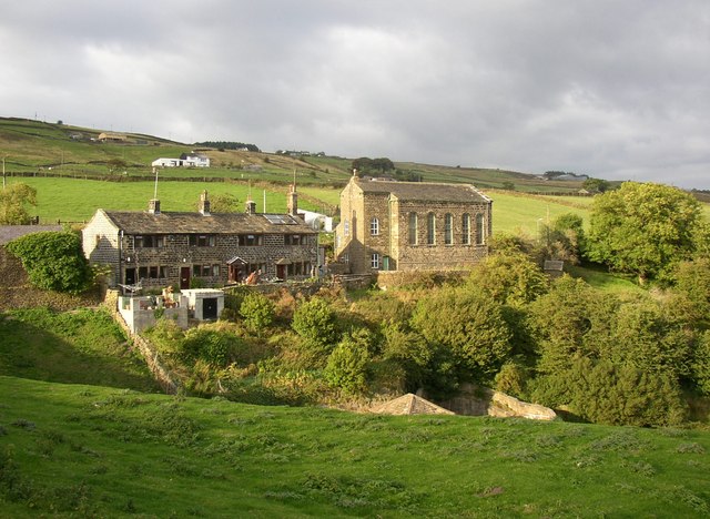 File:Cottages and Scar Top Sunday School, Oakworth - geograph.org.uk - 550871.jpg