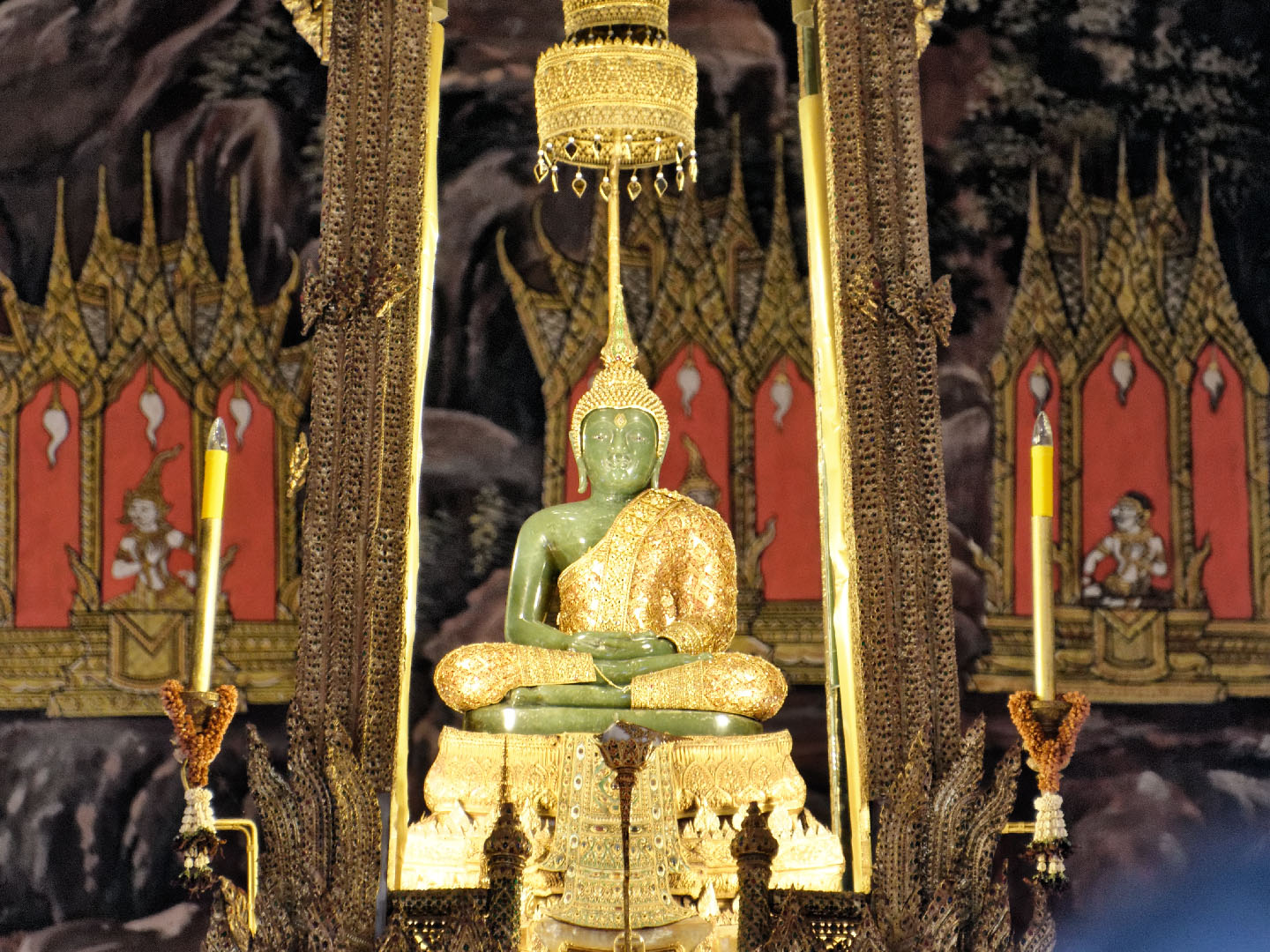 Изумрудный Будда — Википедия