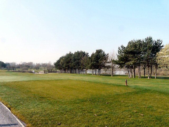 File:Fairfield Golf Course - geograph.org.uk - 2328878.jpg