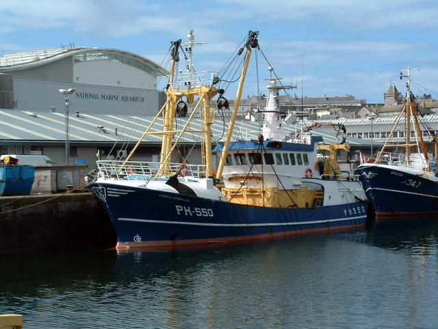 File:Fishing trawlers and National Marine Aquarium, Plymouth.jpg