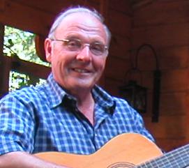Frans Nieuwenhuis (born 1936) sings in the Veluws dialect.