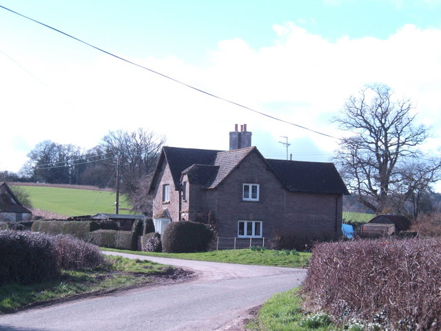 File:Grithill Lodge - geograph.org.uk - 349098.jpg