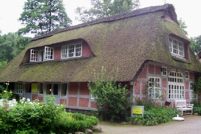 File:Haus im Schluh, das Wohnhaus.jpg