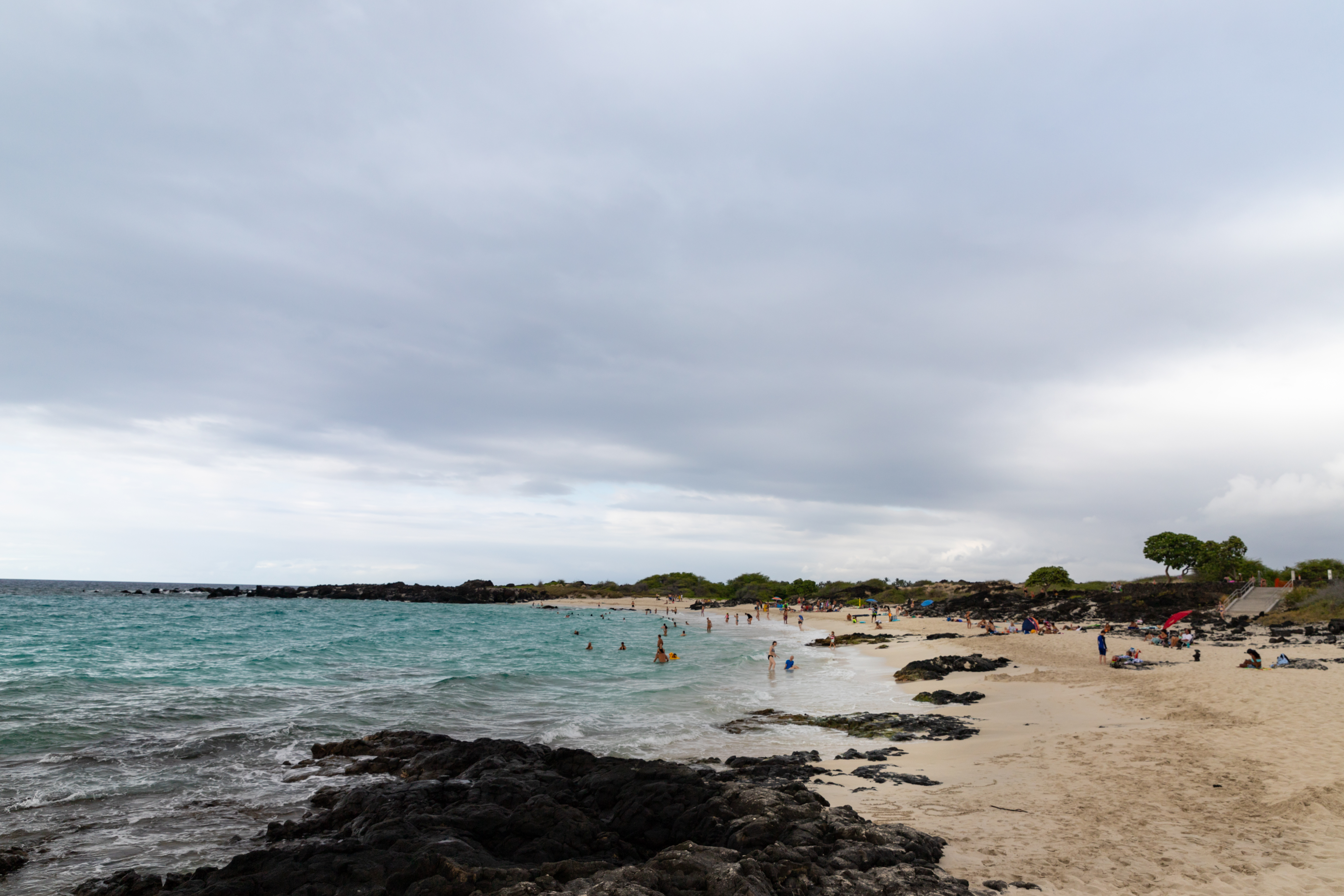 File:Kua Bay white sand beach Big island Hawaii (44459910590).jpg -  Wikimedia Commons