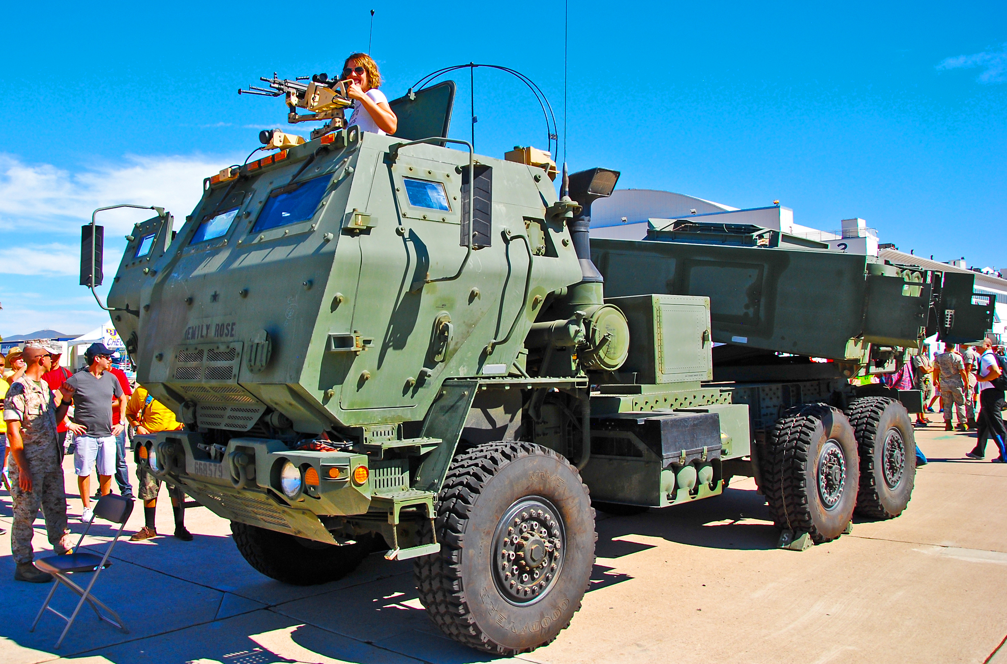File:M142 High Mobility Artillery Rocket System (HIMARS) 668579 EMILY ROSE (14992404654).jpg - Wikimedia Commons