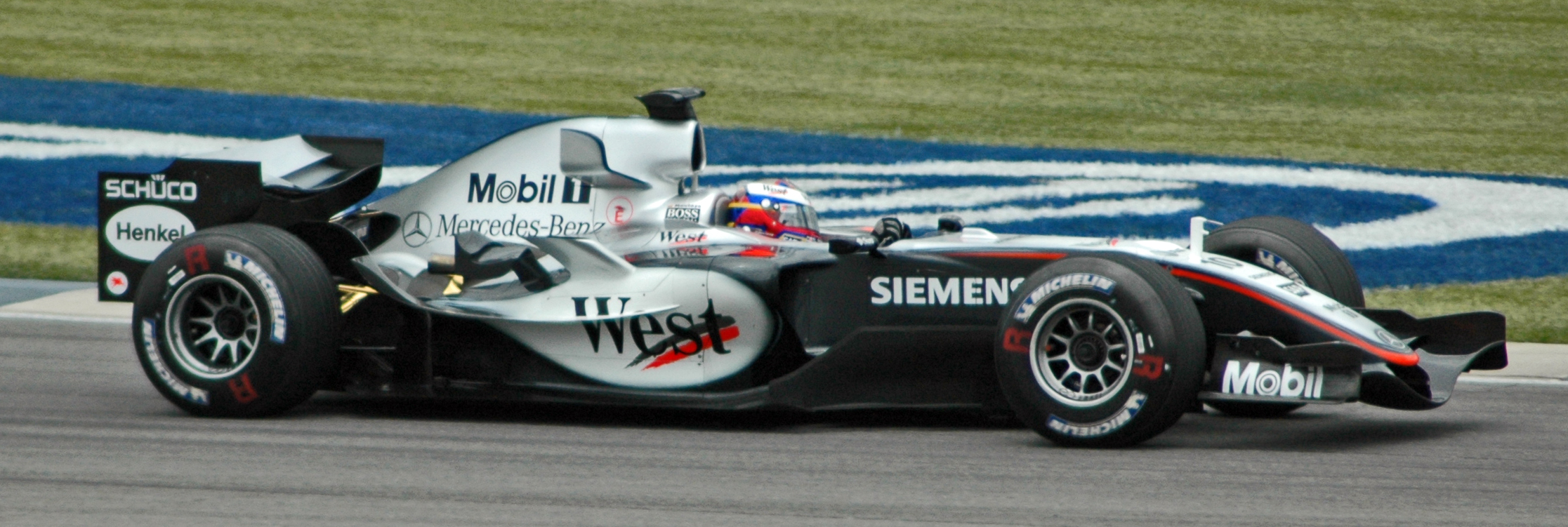 Montoya_%28McLaren%29_qualifying_at_USGP_2005.jpg