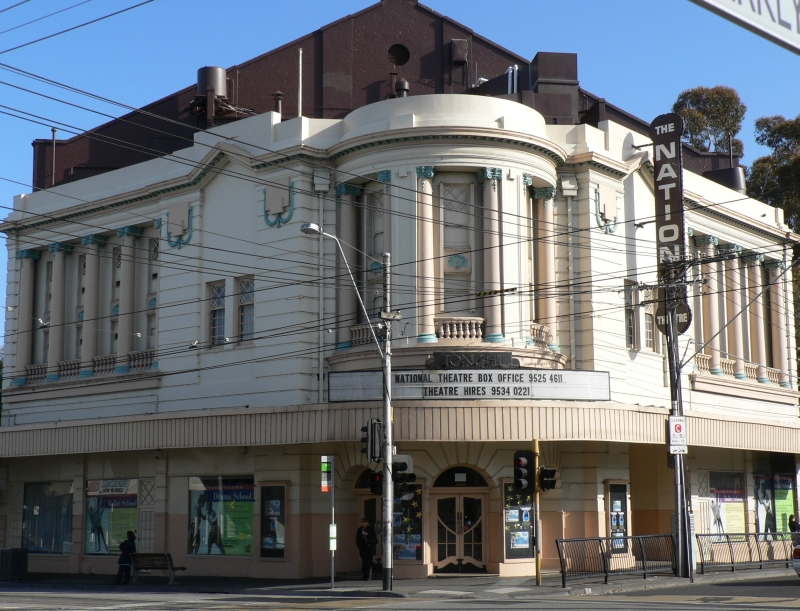 Au theatre