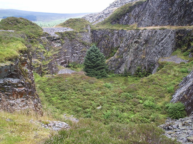 Pit at Rosebush slate quarry - geograph.org.uk - 293408