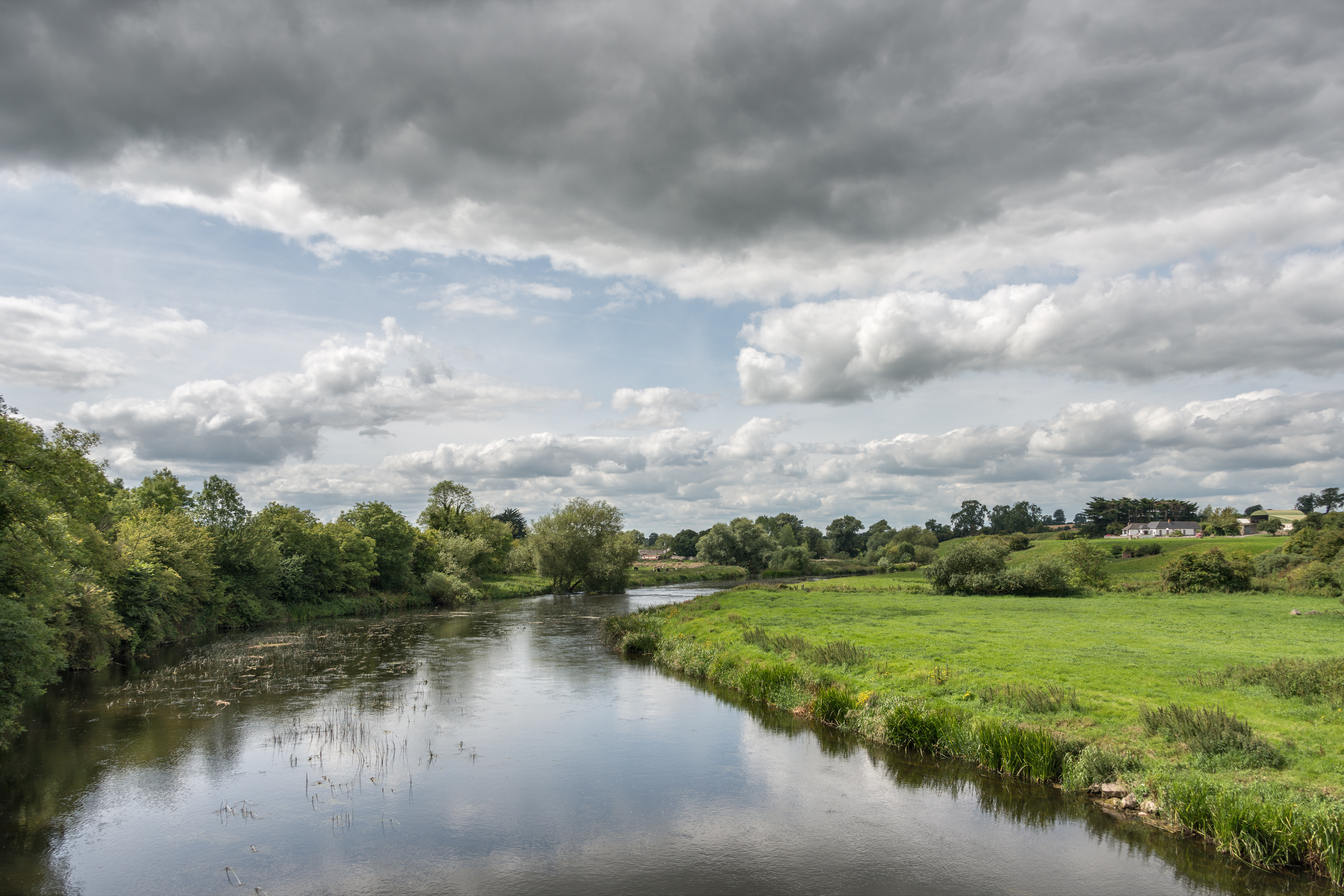 File River Boyne Abhainn Na Boinne Glebe County Meath Ireland August 8 17 Jpg Wikimedia Commons