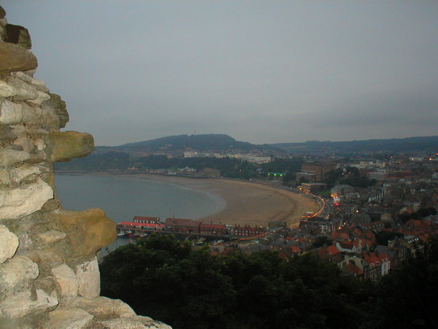 File:Scarborough from the castle walls - geograph.org.uk - 721838.jpg