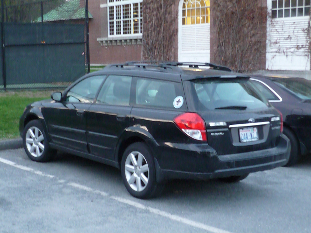 Subaru_Legacy_Outback_(3517379134).jpg