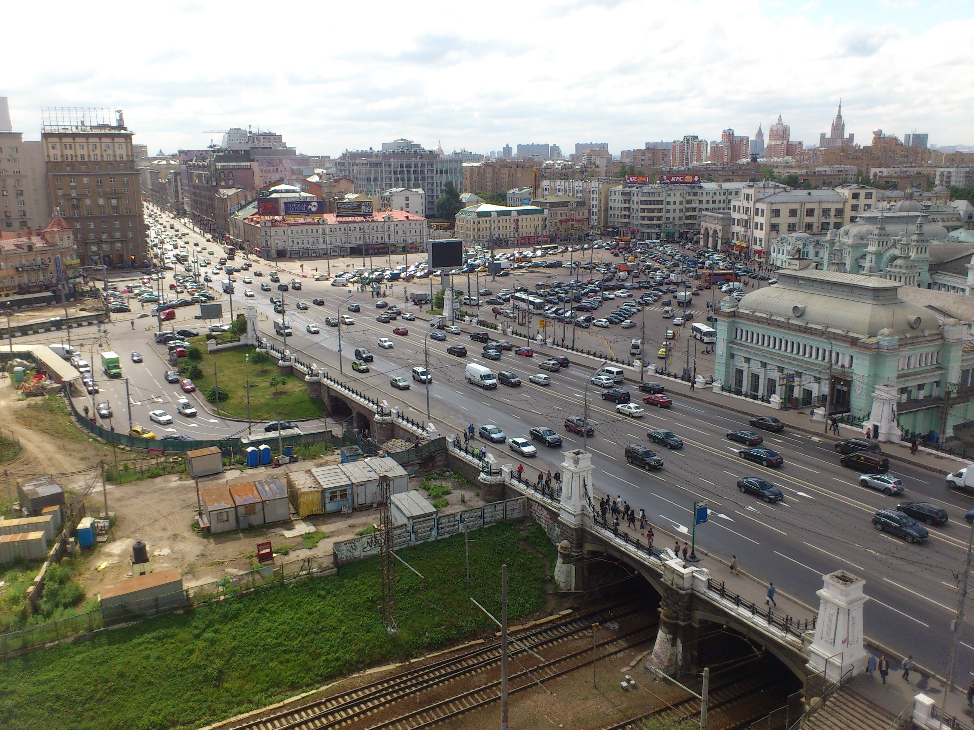 площадь у белорусского вокзала