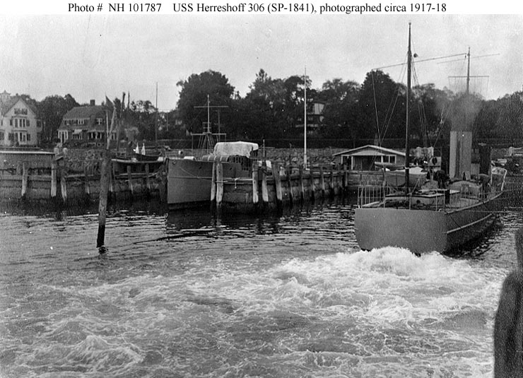 File:USS Herreshoff No. 306 (SP-1841) stern view.jpg