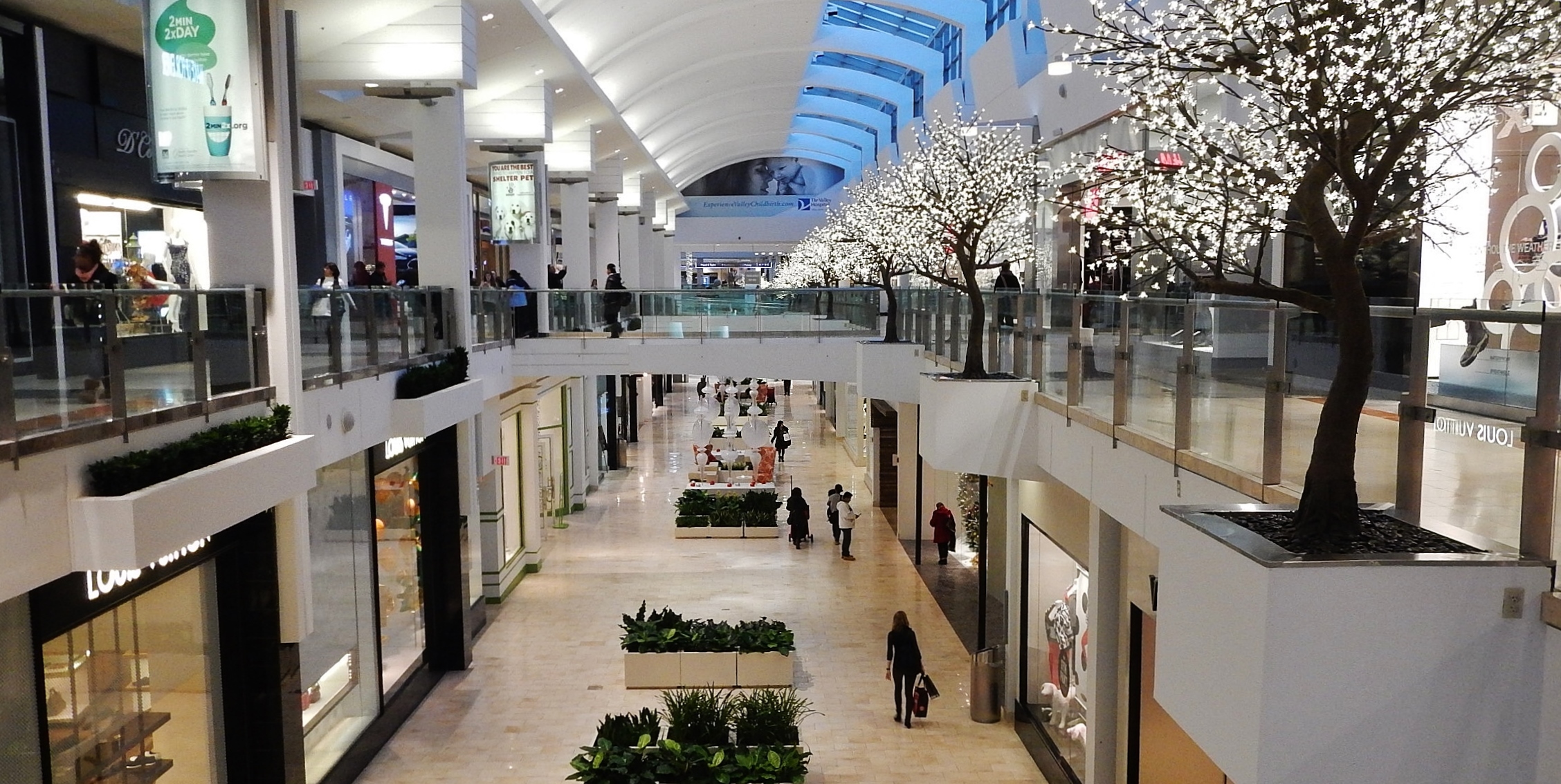 File Westfield Garden State Plaza Panoramio 1 Jpg Wikimedia