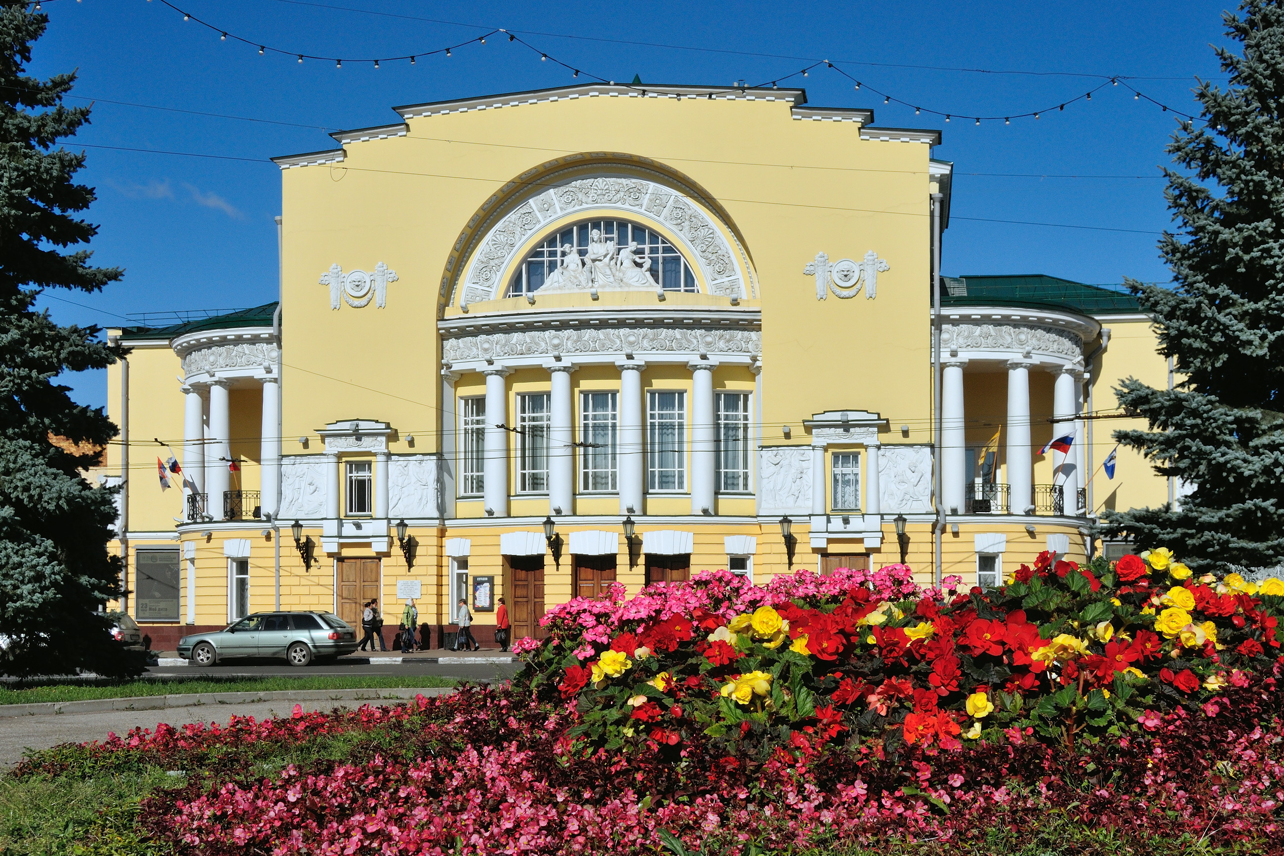 театр в александрове