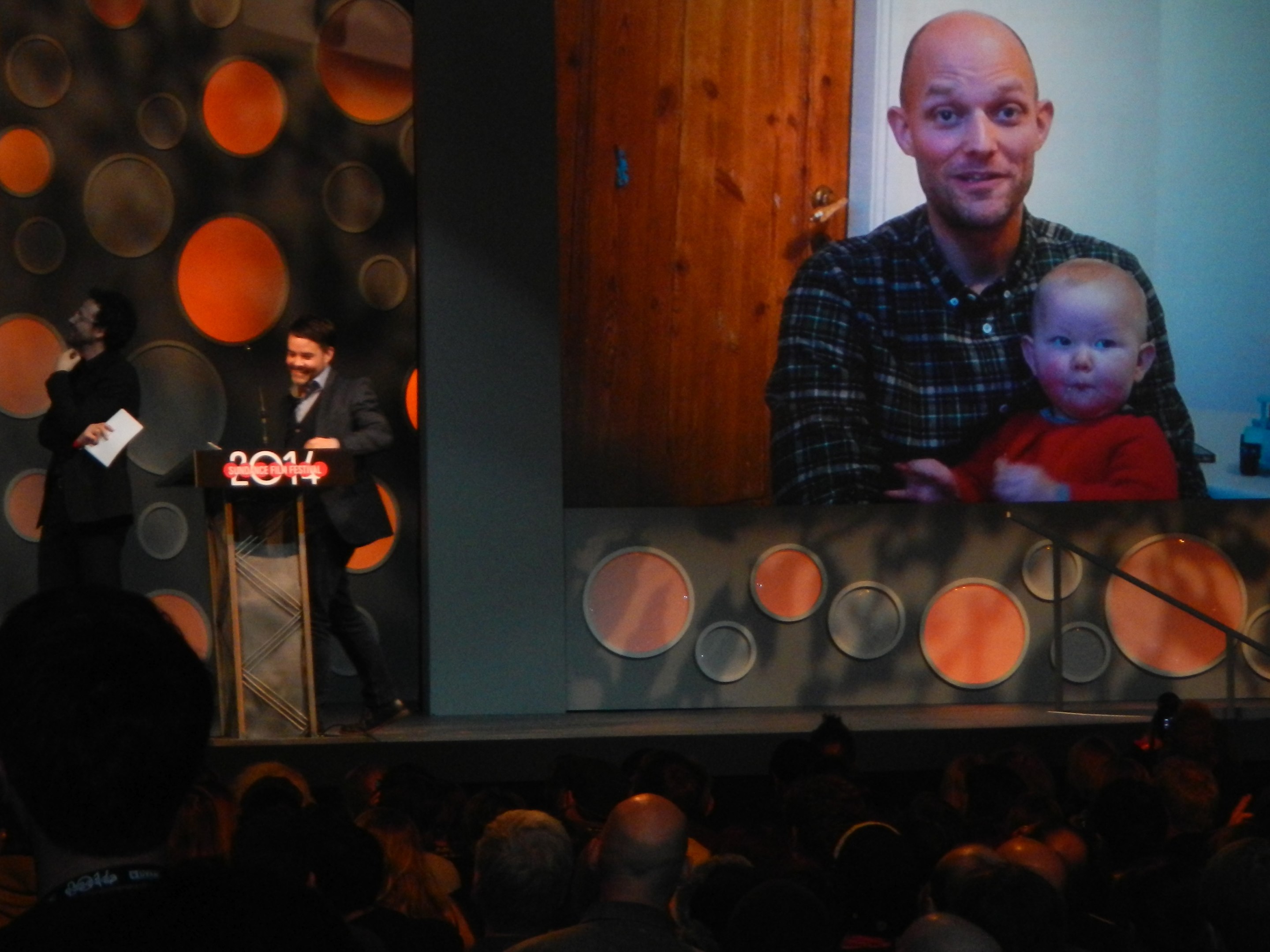 Eskil Vogt mit seinem Kind zugeschaltet beim Sundance Film Festival 2014