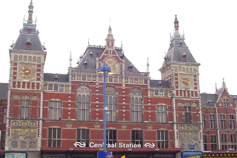 صورة:1283-Amsterdam(centraal station).jpg