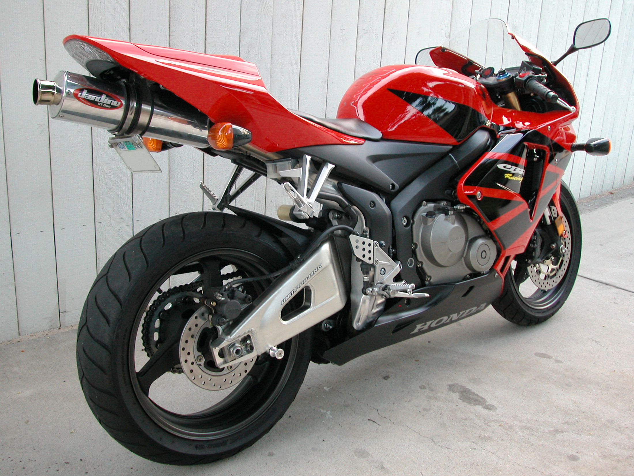 File:Honda Hornet 600 2005.jpg - Wikipedia