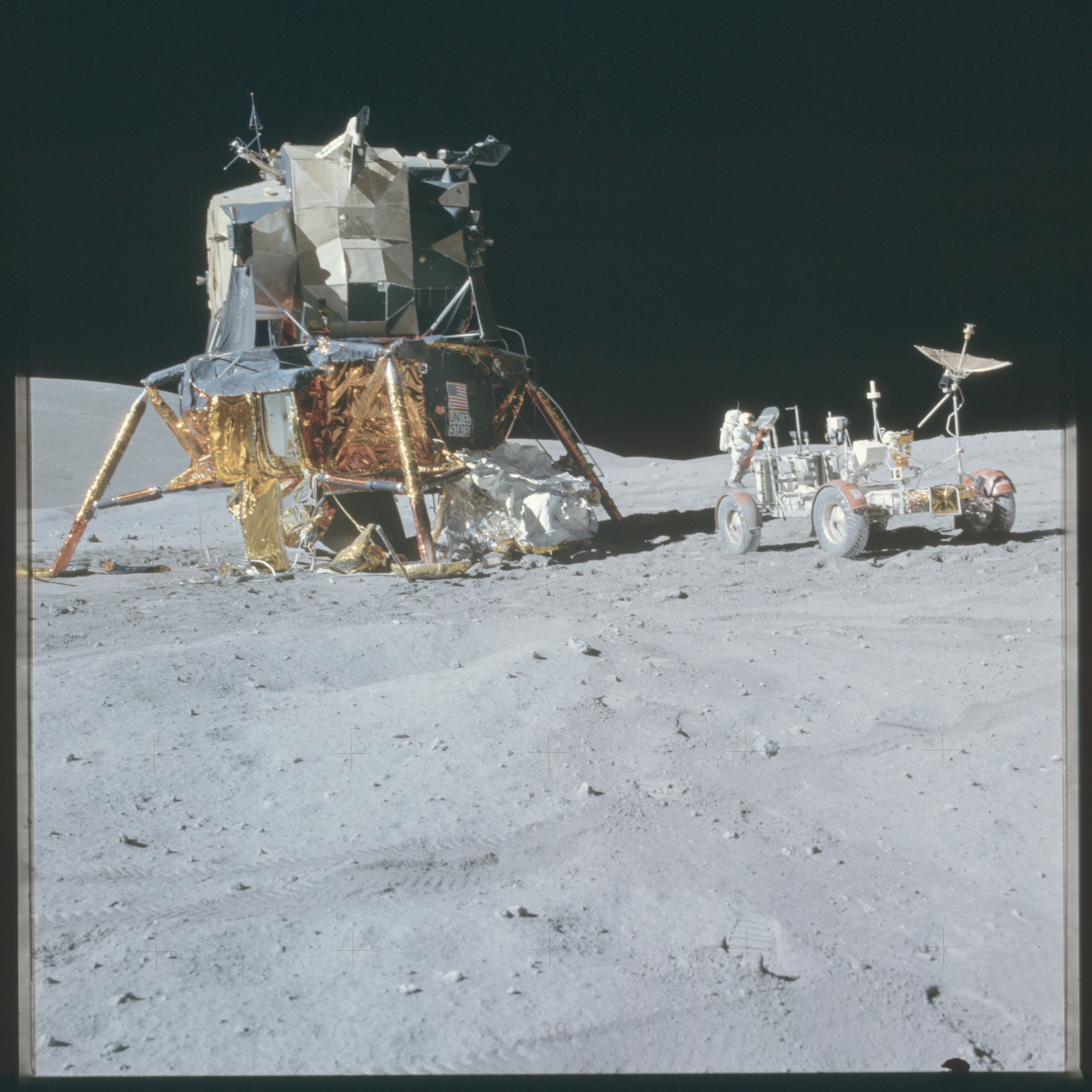 В каком году человек высадился на луну. Аполлон 16. Аполлон 11. Лунный модуль Аполлон 11. Аполлон НАСА.