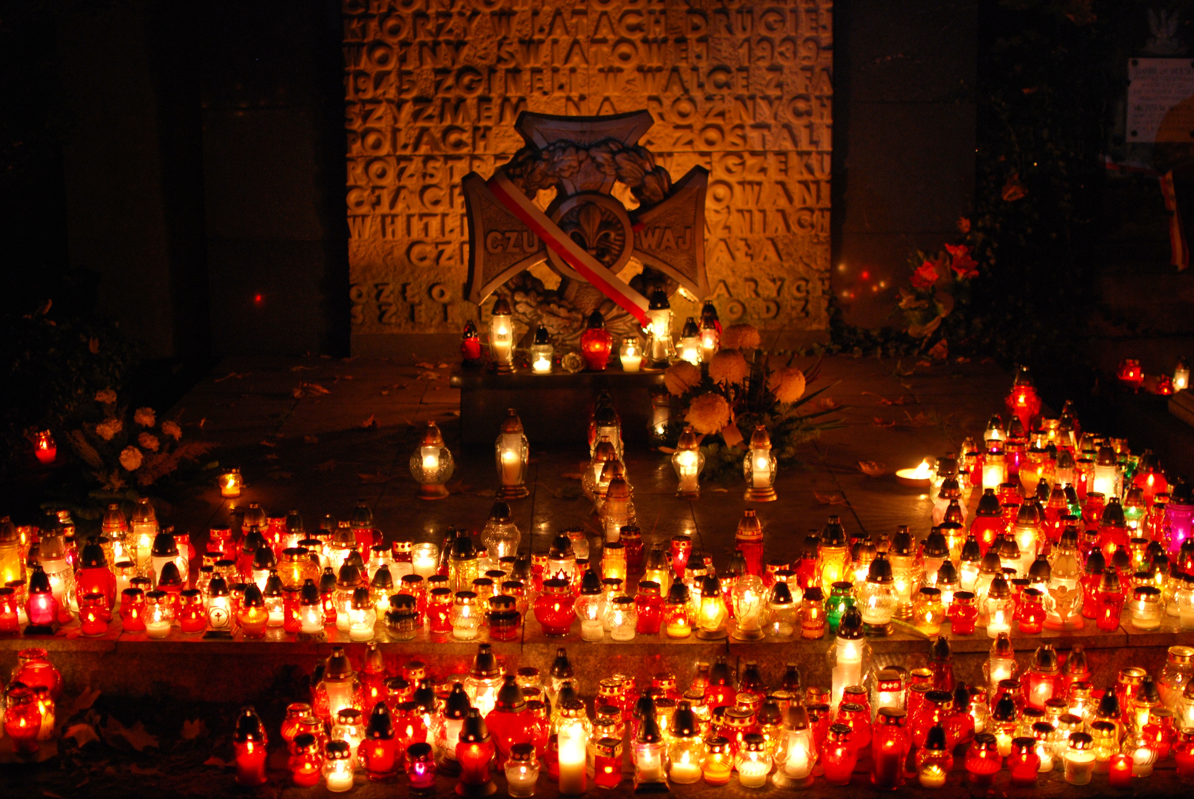 File:All Saints Day in Łódź, 2014 - polish scouts&#39; grave.jpg - Wikimedia  Commons