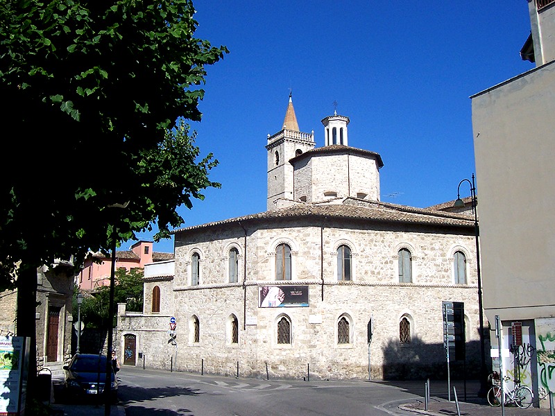 File:Ascoli Piceno - Viale De Gasperi - panoramio.jpg