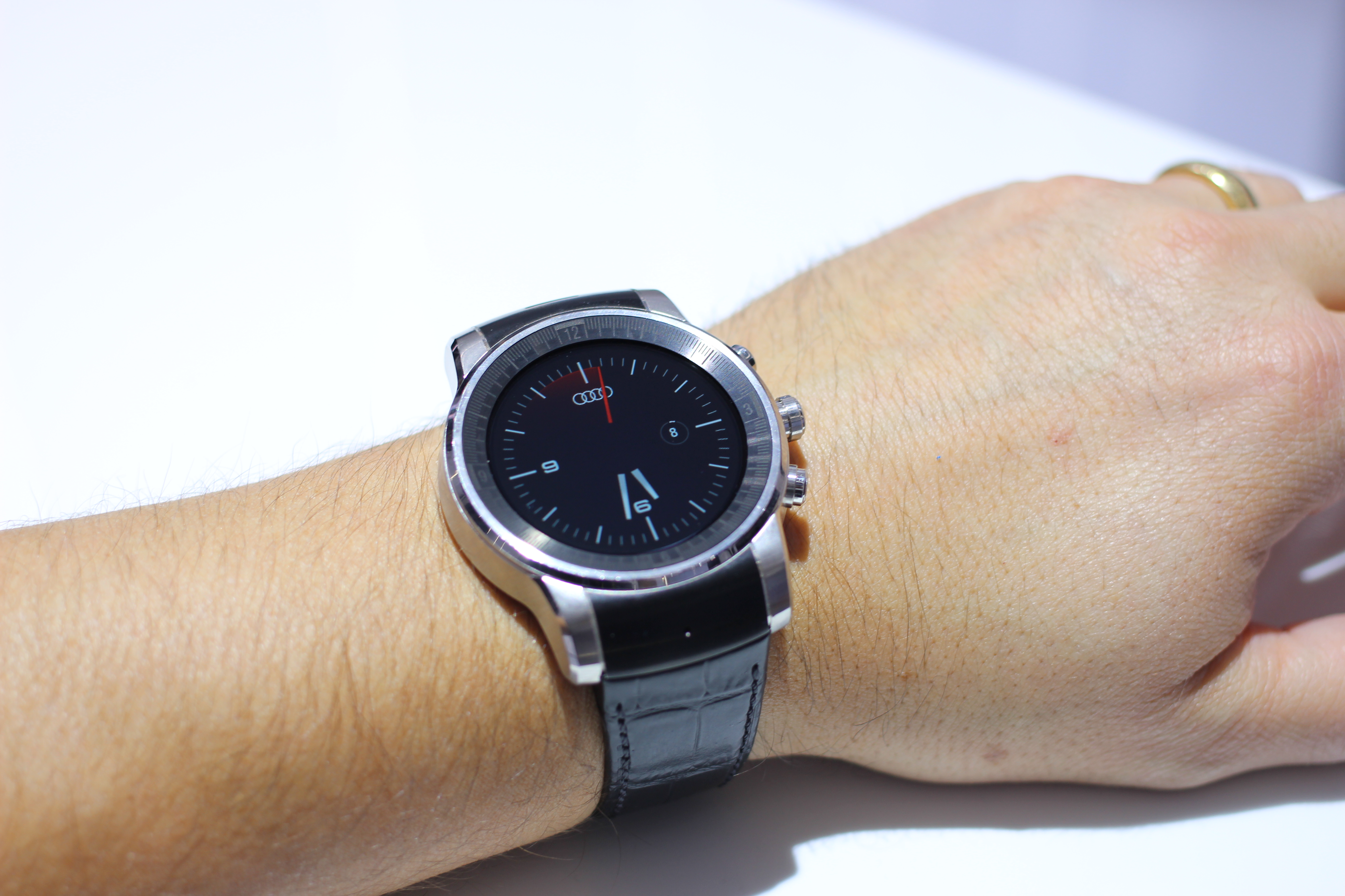 File:Audi-LG WebOS Smartwatch Prototype (16241028734).jpg - Wikimedia  Commons