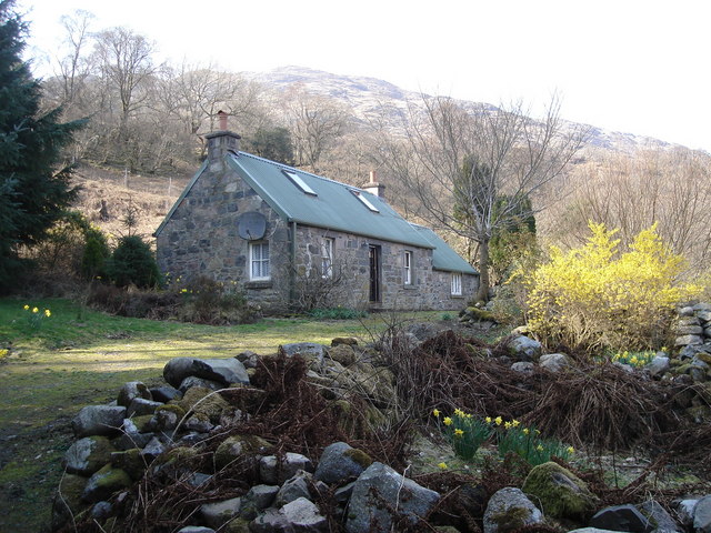 File:Beinn Mheadhonach rising behind Craig - geograph.org.uk - 383221.jpg