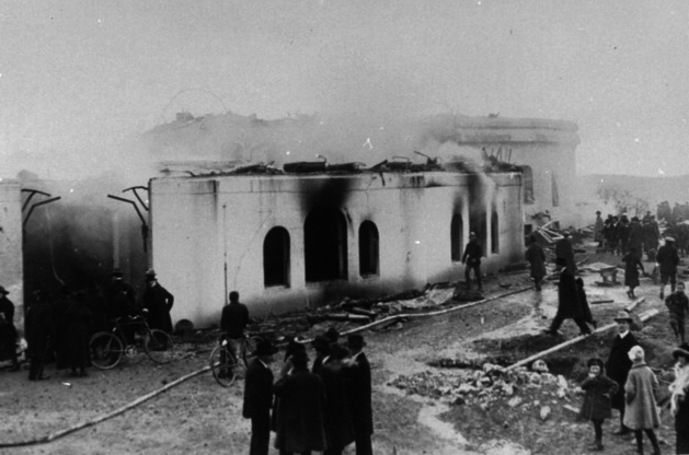 File:Brandruine Goetheanum 1923.jpg