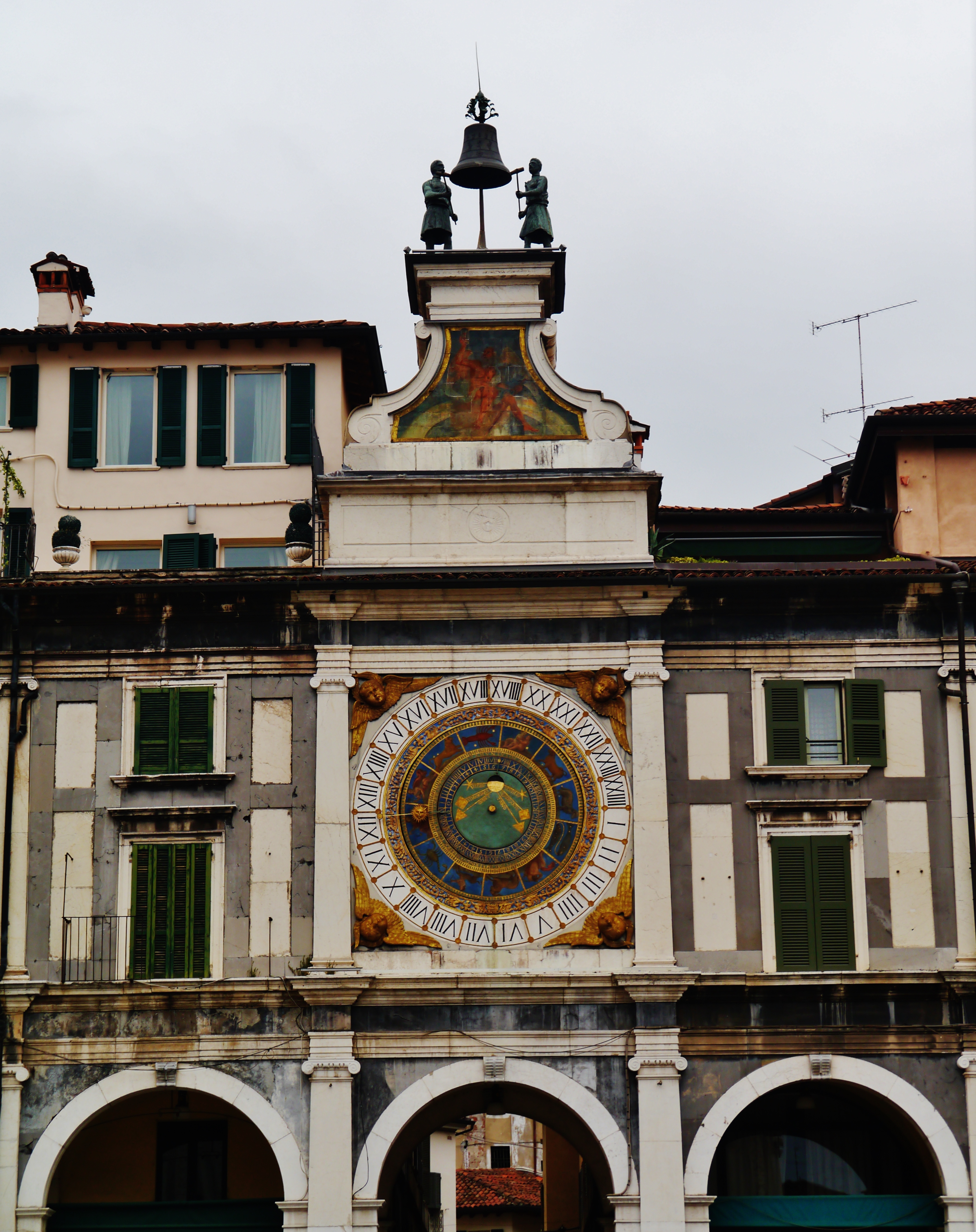 File:Brescia Piazza della Loggia Torre dell'Orologio 3.jpg - Wikimedia  Commons