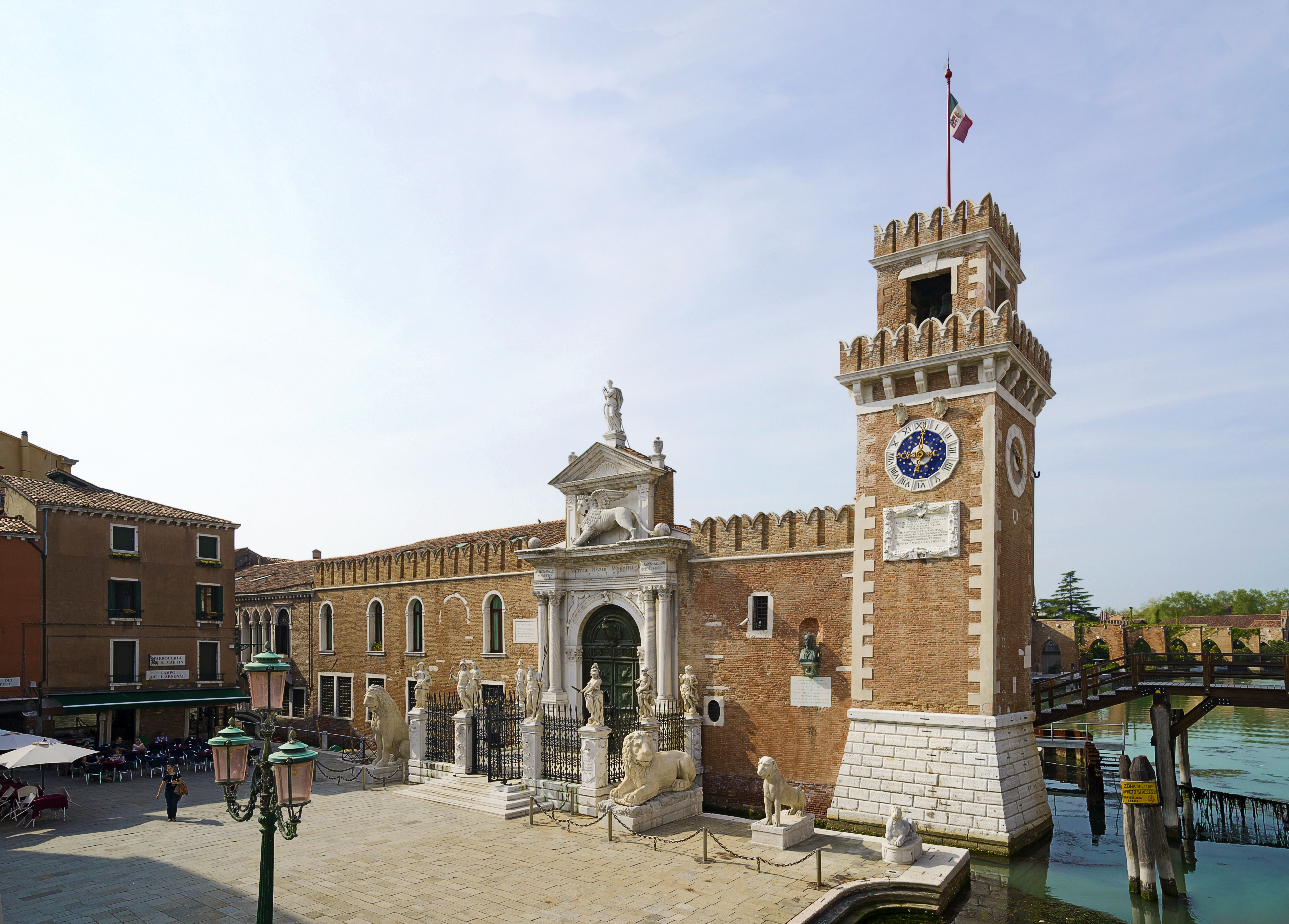 L'ingresso dell'arsenale di Venezia (porta di Terra)