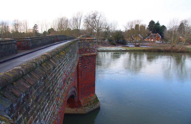 Clifton Hampden Bridge over the Thames - geograph.org.uk - 1659679