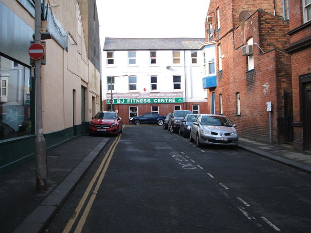 File:Clifton Street, Scarborough - geograph.org.uk - 4830234.jpg