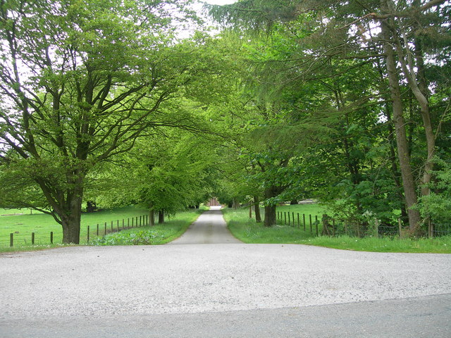 File:Entrance to Courtyard Cotts - geograph.org.uk - 444339.jpg