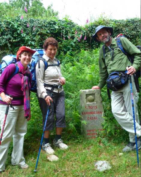 File:Half way on the Camino.jpg