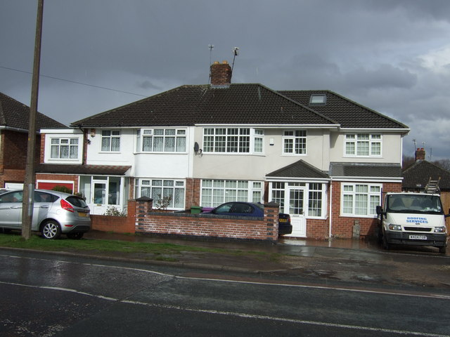 File:Houses on Barnham Drive - geograph.org.uk - 2856033.jpg