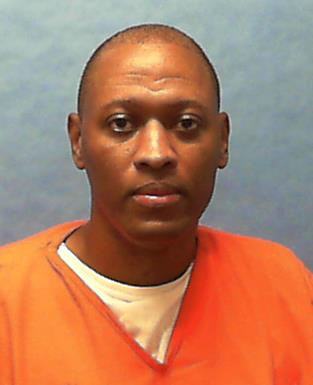 <span class="mw-page-title-main">Leon Davis Jr.</span> American spree killer on death row