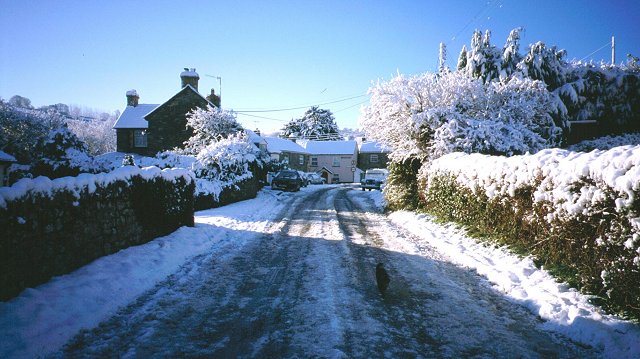 File:Llangynidr - geograph.org.uk - 36620.jpg