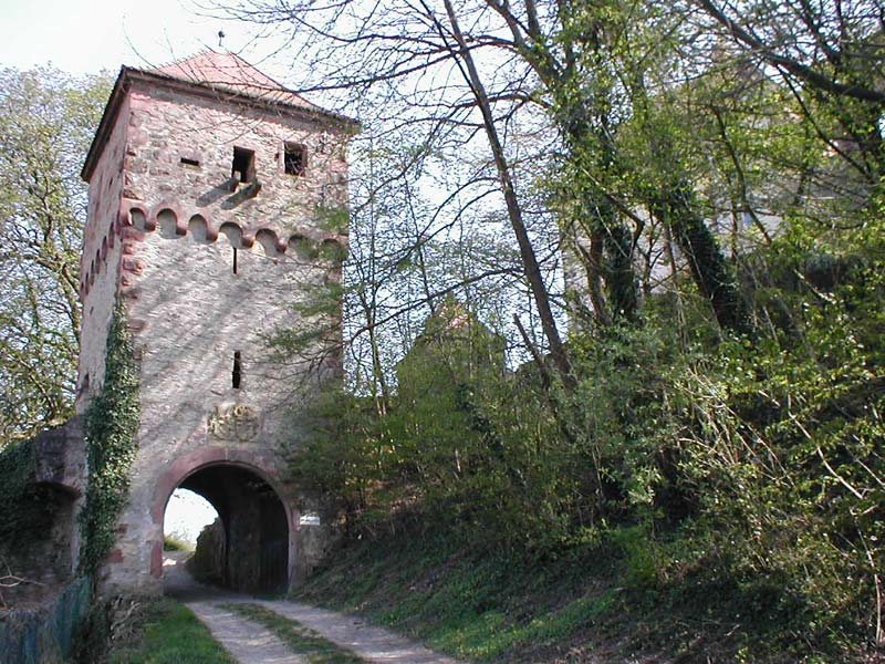 File:Neidenstein-veste-torturm.jpg